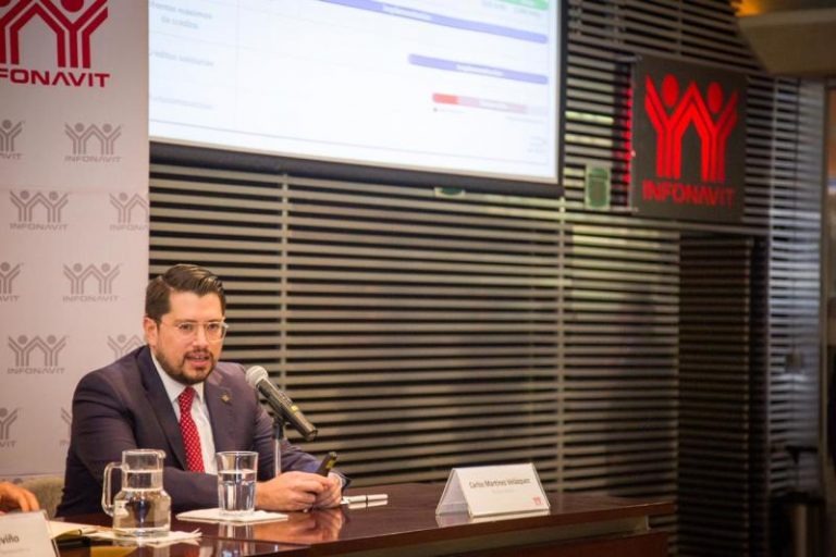 Carlos Martínez, director del Infonavit, anunció los beneficios para los trabajadores cumplidos.