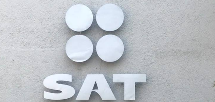 Detienen a funcionarios del SAT por delito de soborno