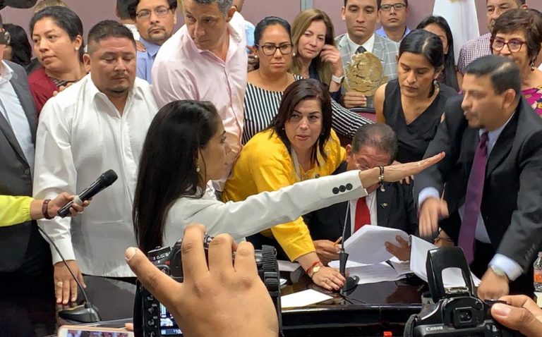 Congreso de Veracruz separa temporalmente del cargo a fiscal Jorge Winckler