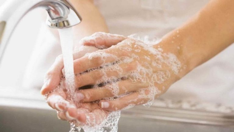 Lavarse las manos puede salvar vidas el 95% no se las lava