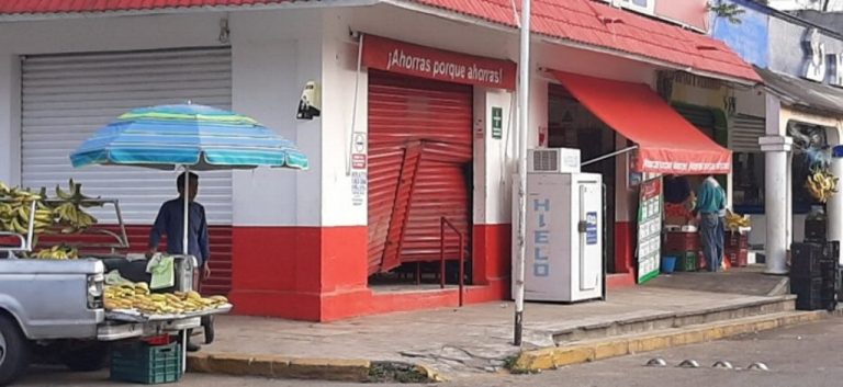 'Cortinazo' en negocio de Cosoleacaque, Veracruz