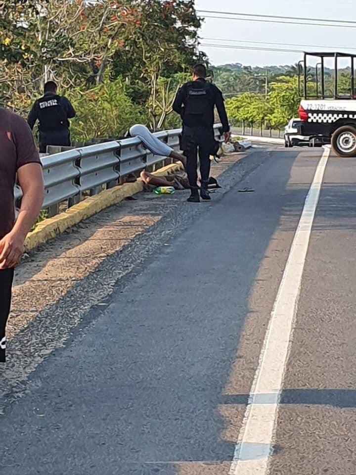 Ejecutan a dos jóvenes cerca del puente de la “ICA” en el municipio de Cosoleacaque