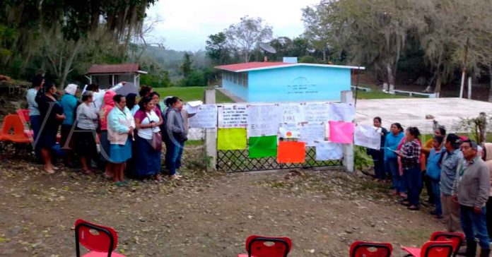 Estudiantes llevan 3 años sin docente, en Cerro Azul