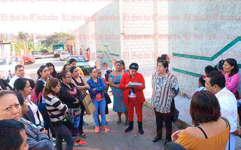 Nuevamente padres toman primaria Cuauhtémoc exigen cumplir con acuerdo