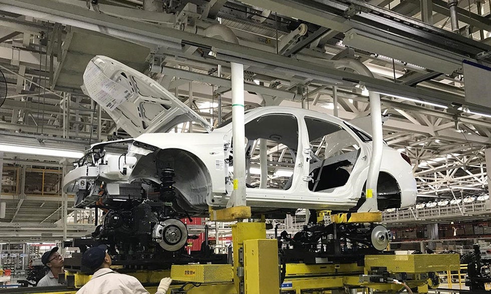 Ensamble de autos tiene primer enero negativo en una década