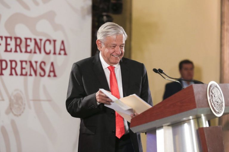 AMLO firmará decreto para adultos mayores vayan a casa con sueldo