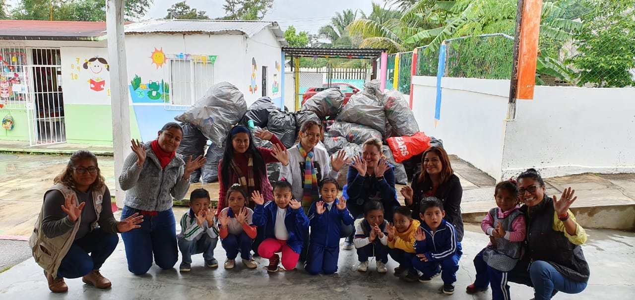 A través del programa “Reciclando Conciencias” Cosoleacaque