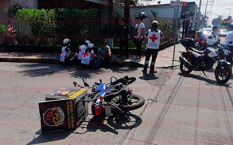 Arrolla conductor de camioneta a motociclista, en Avenida 9