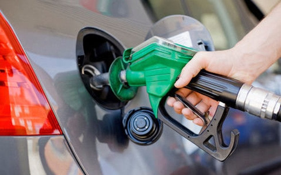 ¿Por qué está bajando el precio de la gasolina en México a 16 pesos?