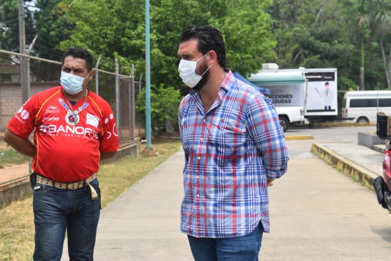 Área para pacientes por COVID-19 construida por Cosoleacaque