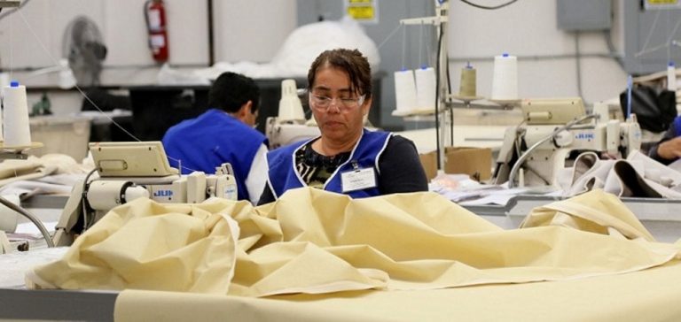 Industria textil de México en riesgo de desaparecer por tiendas cerradas