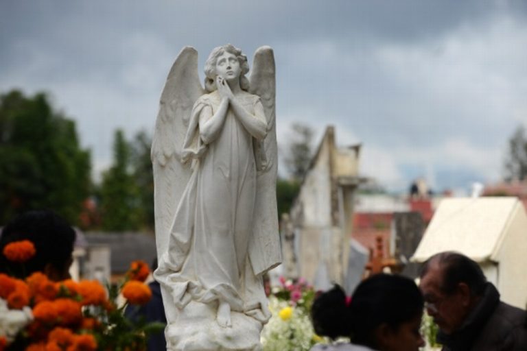 Cierran cementerios en Medellín de Bravo, Veracruz