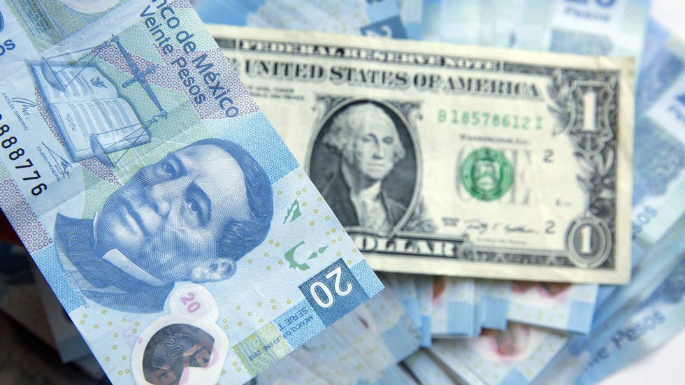 Peso cae por miedo a segunda ola de Covid-19 en China y EU