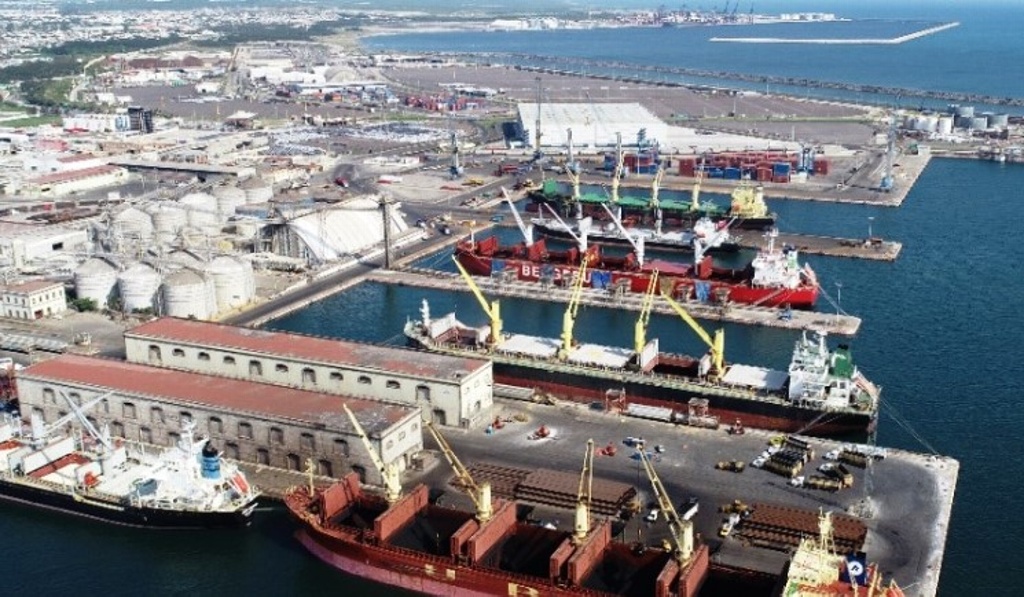 "Puerto de Veracruz fue concesionado por 100 años", acusa AMLO