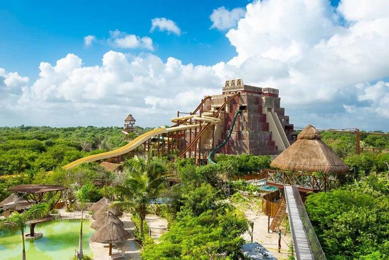 Si quieres saber cuáles son las razones que hacen que el parque acuático mexicano Lost Mayan Kingdom sea considerado