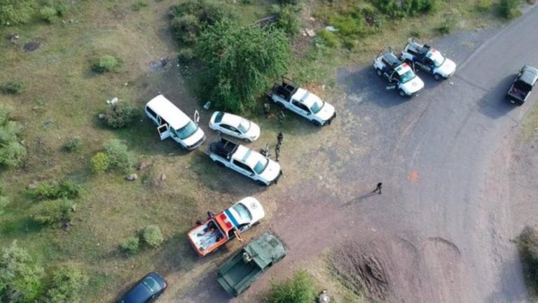 Localizan ocho fosas clandestinas en Irapuato; al menos 100 restos