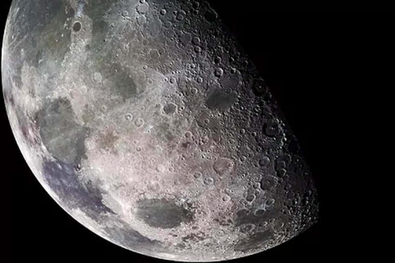 Captan movimiento de la Luna y muestran cómo se “tambalea”