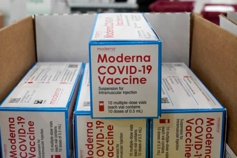 Por reacciones alérgicas, piden suspender aplicación de 300 mil vacunas