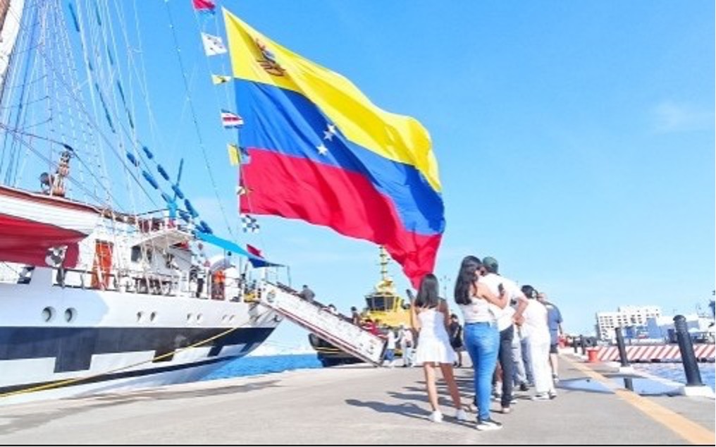 BUQUE EMBAJADOR EL CLARIN VERACRUZANO.
